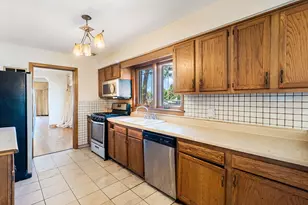 8801 S Clyde Ave, Chicago, IL 60617 - Photo 8