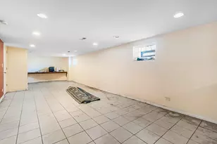 8801 S Clyde Ave, Chicago, IL 60617 - Photo 14