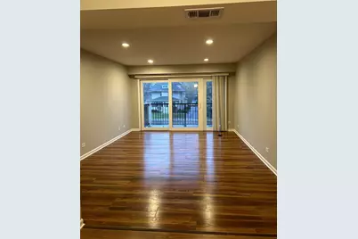 207 W Park Avenue #205, Libertyville, IL 60048 - Photo 2