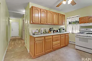 35694 N Laurel Ave, Ingleside, IL 60041 - Photo 8
