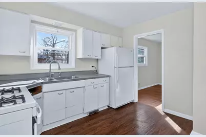 4945 Middaugh Avenue, Downers Grove, IL 60515 - Photo 6