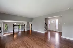 666 Barberry Rd, Highland Park, IL 60035 - Photo 4