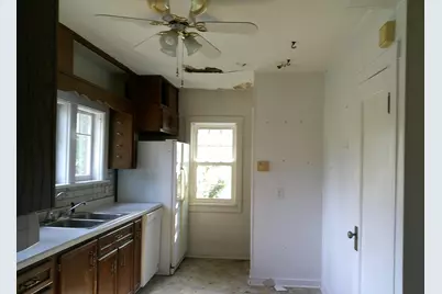 365 S Taylor Avenue, Decatur, IL 62522 - Photo 6