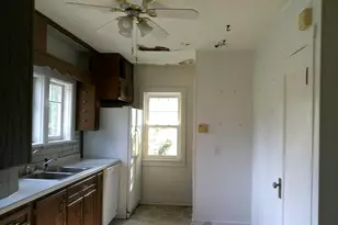 365 S Taylor Ave, Decatur, IL 62522 - Photo 6