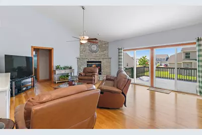 431 Patricia Lane, Hampshire, IL 60140 - Photo 6