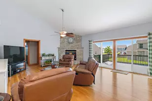 431 Patricia Ln, Hampshire, IL 60140 - Photo 6