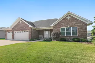 431 Patricia Ln, Hampshire, IL 60140 - Photo 2