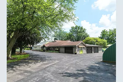 1126 E State Street, Sycamore, IL 60178 - Photo 2