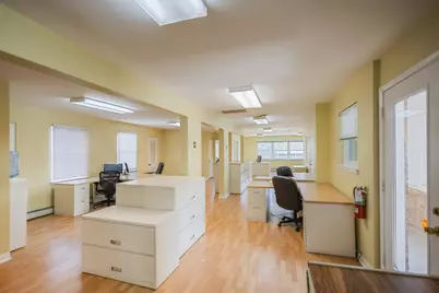 152 Burlington Avenue, Clarendon Hills, IL 60514 - Photo 2