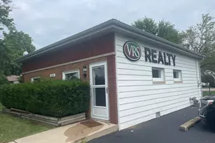 328 Park Ln Dr, Grant Park, IL 60940 - Photo 1