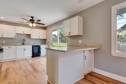 102 Hickory Lane, Morris, IL 60450 - Photo 8