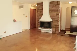 1060 Warwick Ln, Elk Grove Village, IL 60007 - Photo 6