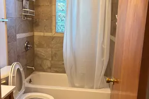 1060 Warwick Ln, Elk Grove Village, IL 60007 - Photo 12