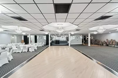 10140 S Roberts Road, Palos Hills, IL 60465 - Photo 8