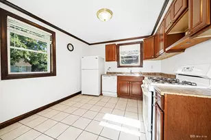 27 Apple Ct, Park Forest, IL 60466 - Photo 6