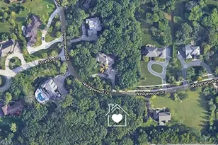 1611 Wedgewood Dr, Lake Forest, IL 60045 - Photo 1