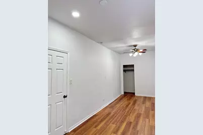 5104 N Austin Avenue #1, Chicago, IL 60630 - Photo 8