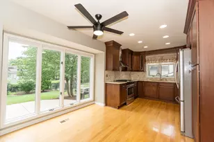 1107 W White Oak St, Arlington Heights, IL 60005 - Photo 8