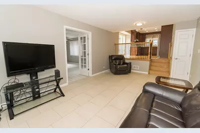 1107 W White Oak Street, Arlington Heights, IL 60005 - Photo 16