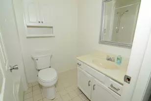 600 Eastveiw Ct, Schaumburg, IL 60193 - Photo 16