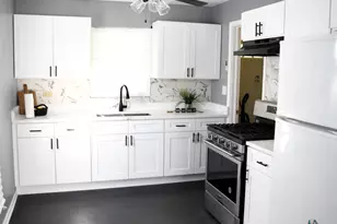 366 Oswego St, Park Forest, IL 60466 - Photo 2