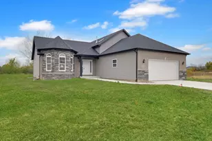 3008 W 82nd Pl, Merrillville, IN 46410 - Photo 2