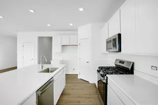 359 Red Oak Cir, Volo, IL 60020 - Photo 6