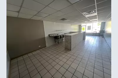 65 E Fullerton Avenue, Addison, IL 60101 - Photo 2