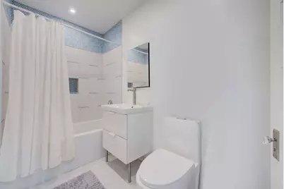 1924 W Newport Avenue, Chicago, IL 60657 - Photo 18