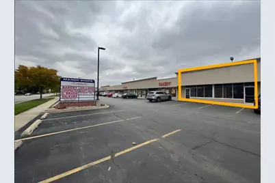 49 E Fullerton Avenue, Addison, IL 60101 - Photo 2