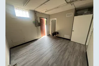 49 E Fullerton Avenue, Addison, IL 60101 - Photo 8