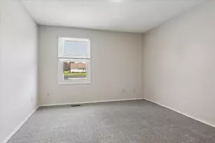 600 Carriage Hills Rd, Normal, IL 61761 - Photo 14