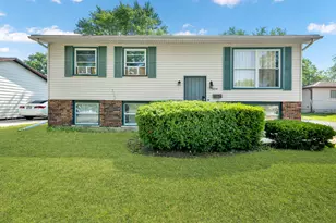 17303 Apple Tree Dr, Hazel Crest, IL 60429 - Photo 2