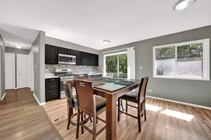 17303 Apple Tree Dr, Hazel Crest, IL 60429 - Photo 10