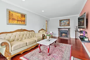 9355 Landings Ln, Des Plaines, IL 60016 - Photo 4