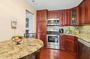 9355 Landings Ln, Des Plaines, IL 60016 - Photo 6