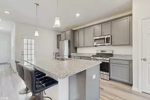 268 Hoffmann Dr, Buffalo Grove, IL 60089 - Photo 10