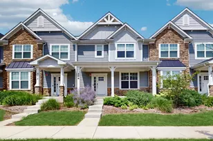 268 Hoffmann Dr, Buffalo Grove, IL 60089 - Photo 2