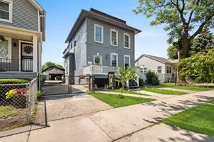 2730 S 58th Ct, Cicero, IL 60804 - Photo 2