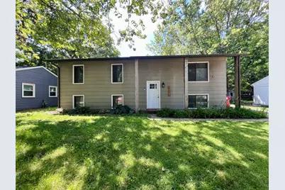 2605 Trafalgar Square, Champaign, IL 61821 - Photo 1