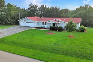 24134 Hidden Ranch Dr, Lanark, IL 61046 - Photo 2