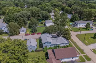225 E Pinckney St, Pontiac, IL 61764 - Photo 4