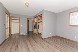 225 E Pinckney St, Pontiac, IL 61764 - Photo 24