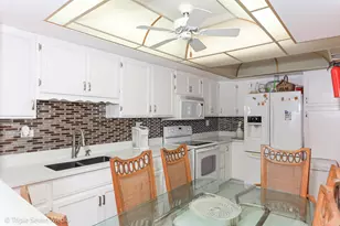 18855 Burnham Ave, Lansing, IL 60438 - Photo 8