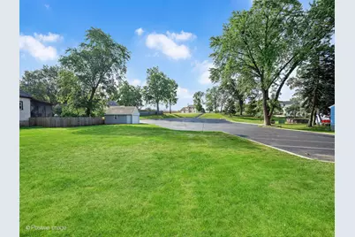 155 S Oakwood Avenue, West Chicago, IL 60185 - Photo 2