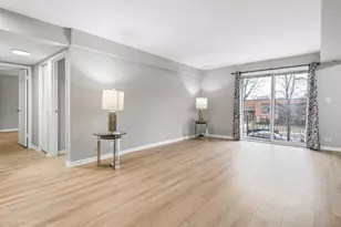 5200 Galitz St, Skokie, IL 60077 - Photo 10