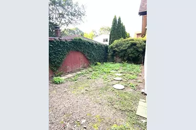 2423 1/2 Birchwood Lane, Wilmette, IL 60091 - Photo 12