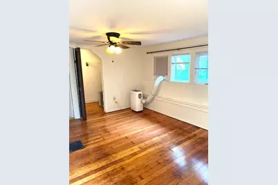 2423 1/2 Birchwood Lane, Wilmette, IL 60091 - Photo 8