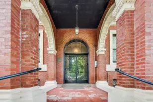 3735 S Lake Park Ave, Chicago, IL 60653 - Photo 2