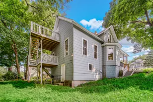 518 Raymond St, Elgin, IL 60120 - Photo 4